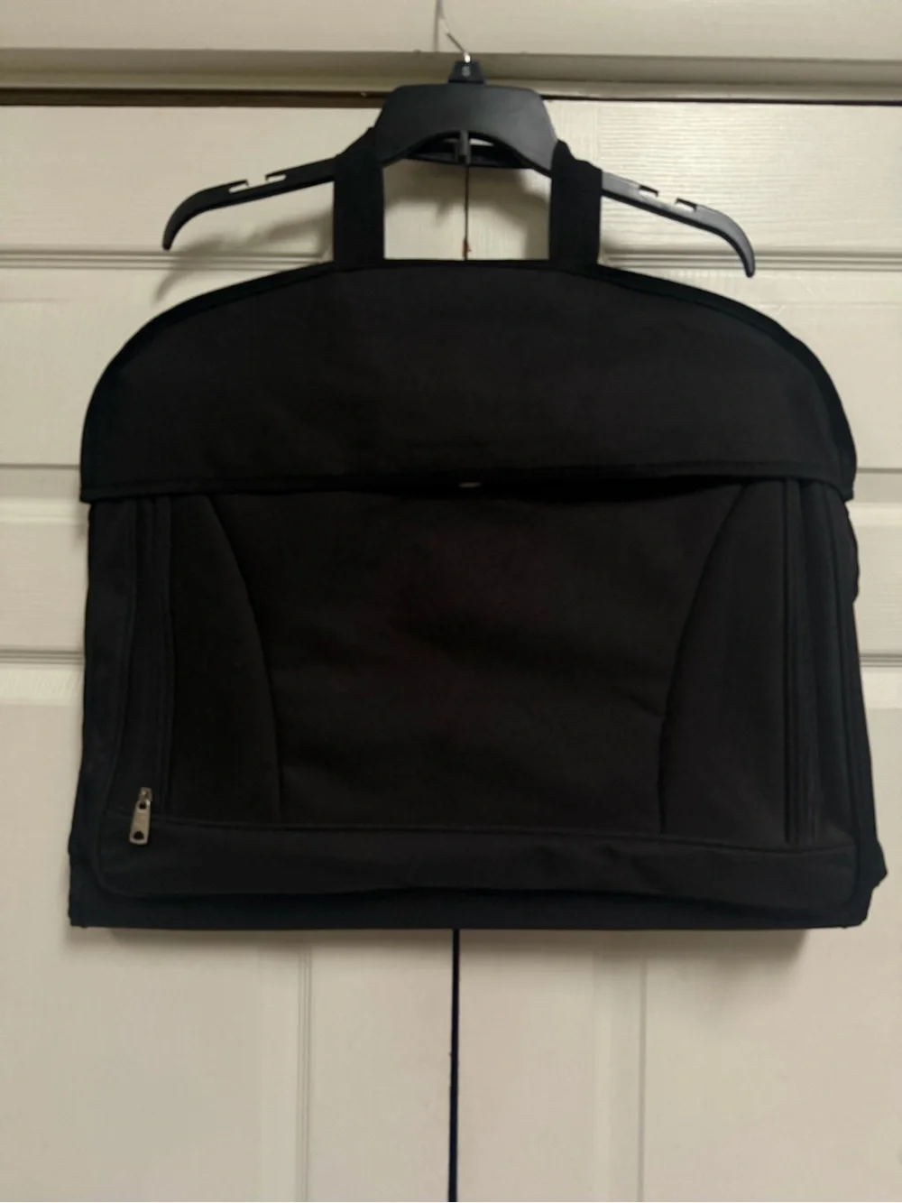American Tourister durable black
